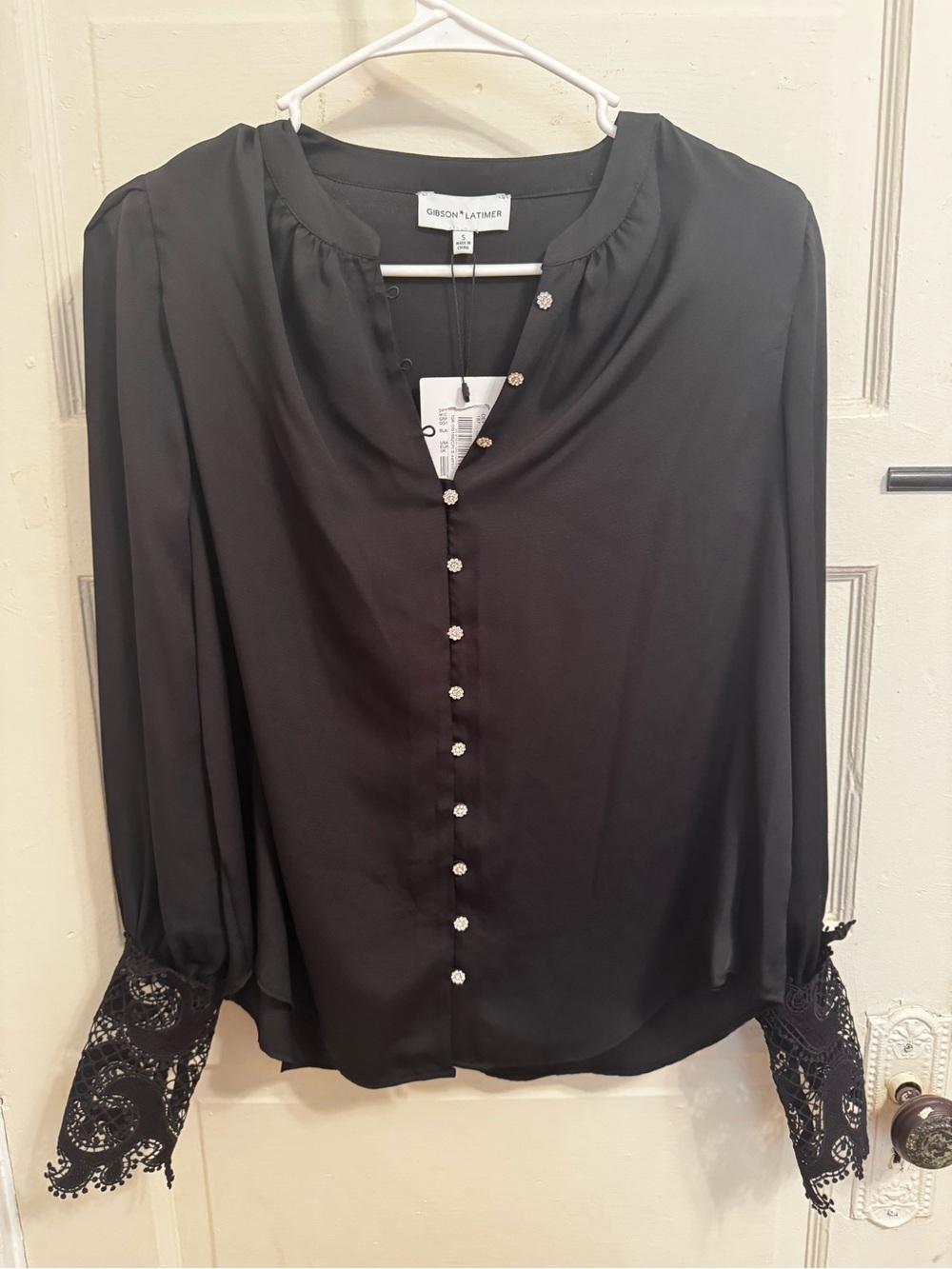 Gibson Latimer Black Button-Front Blouse with Lace Cuffs